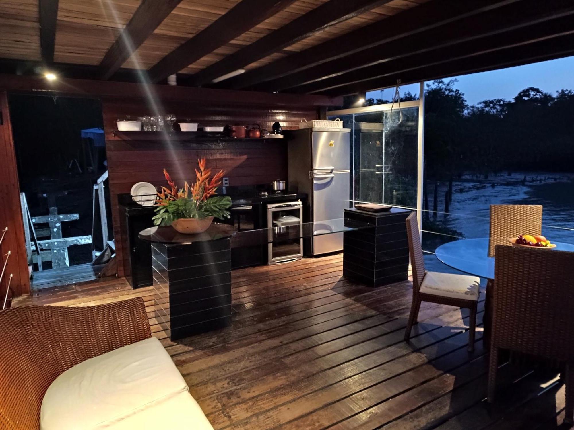 Suite Bangalo Ilha Da Fantasia Belem  Exterior photo
